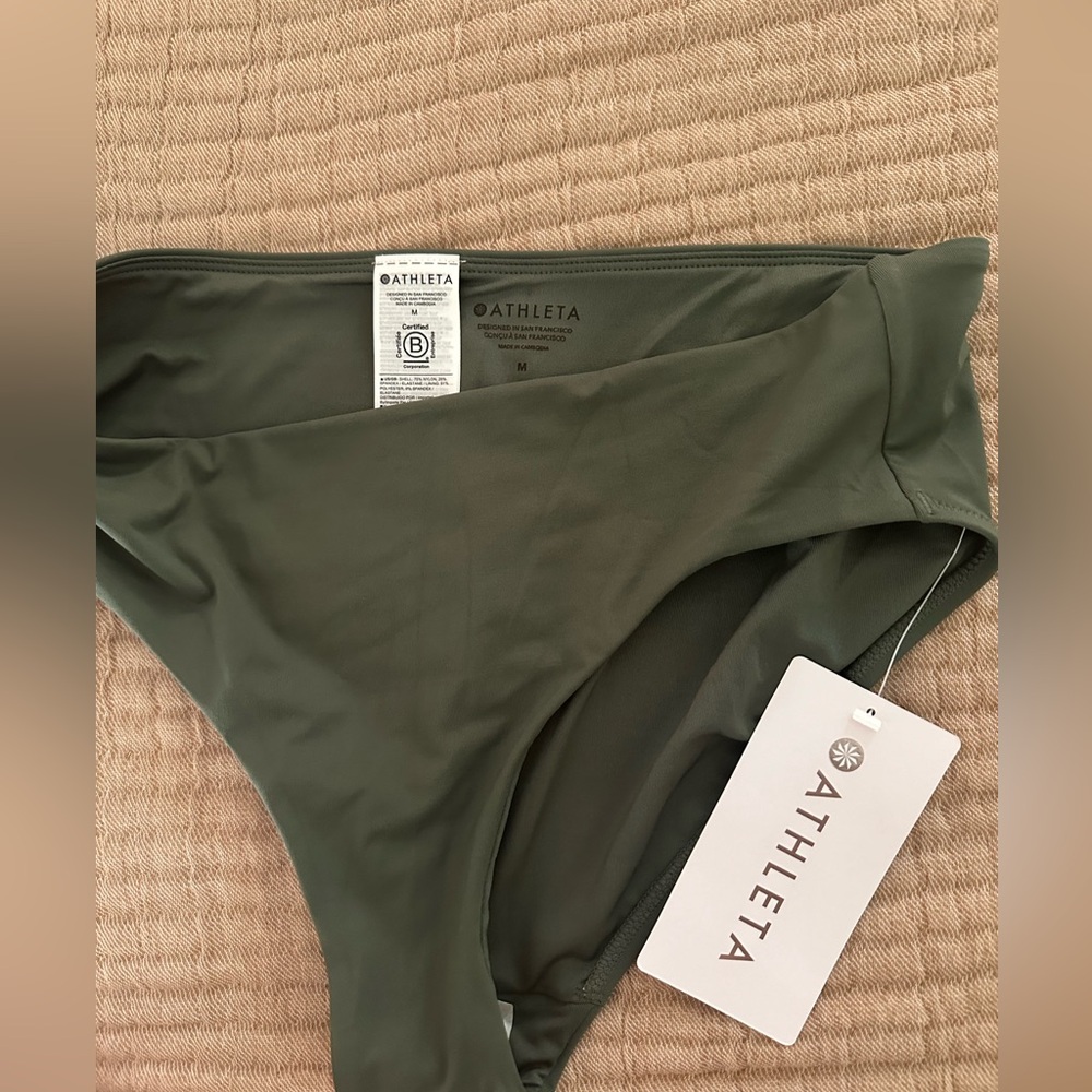 BRAND NEW WITH TAGS Athleta Clean Full bottom - M
